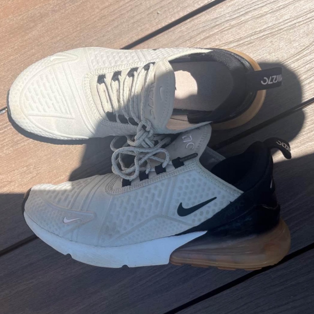 Nike Air Max 270, 7.5 womens, 6 men’s